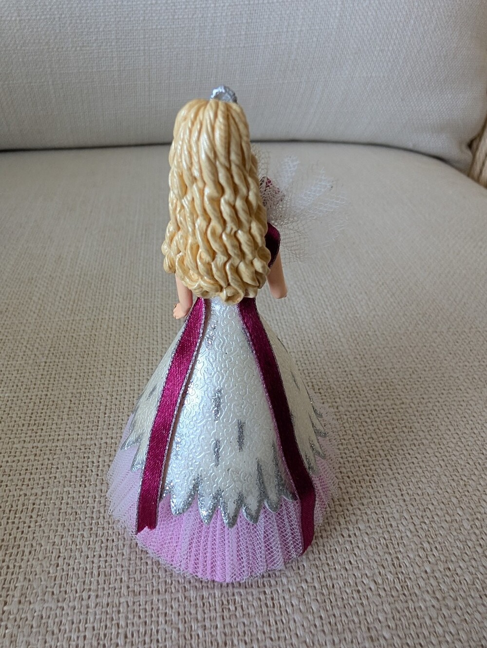 Vintage 2005 Hallmark Keepsake Barbie Celebration Ornament - Pink and White - Picture 10 of 10